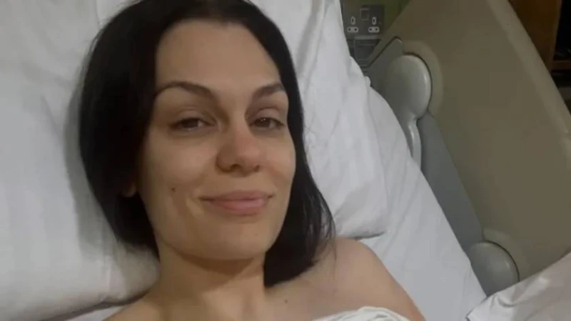 Джеси Джей отново в болница след тежката операция за рак на гърдата