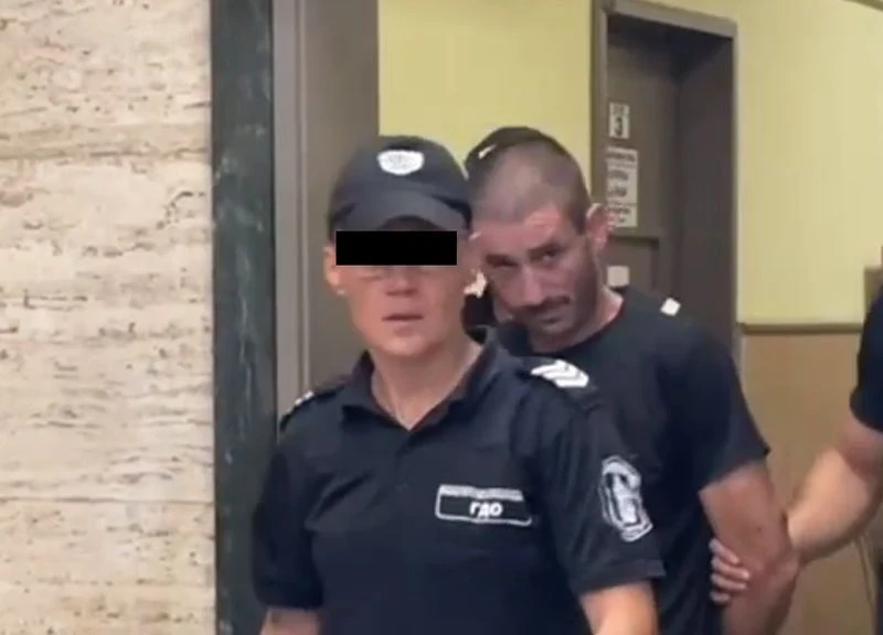 Мъжът, пребил клошар в Пловдив, гонил съседи с нож и бухалка
