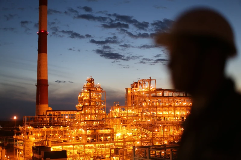 След украинския удар: Руската нефтопреработвателна рафинерия в Рязан намалява капацитета си за преработка наполовина
