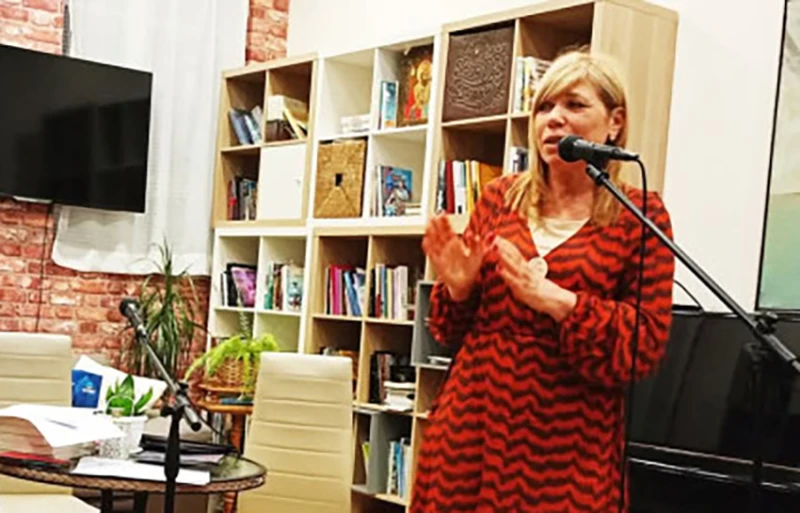 Новата поетична книга на бургаския зам.-кмет Диана Саватева с премиера на Флората