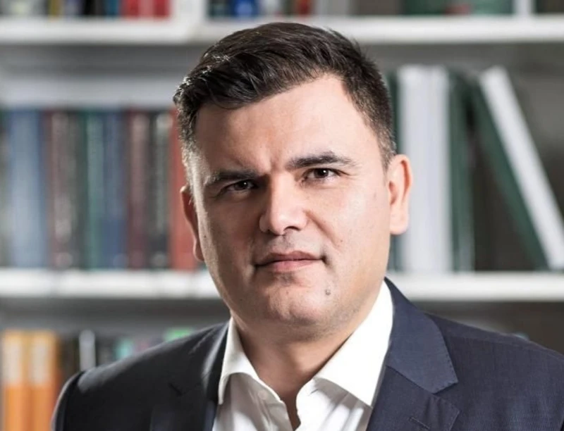 Лъчезар Богданов с отговор на въпроса "Какво правят банките?"