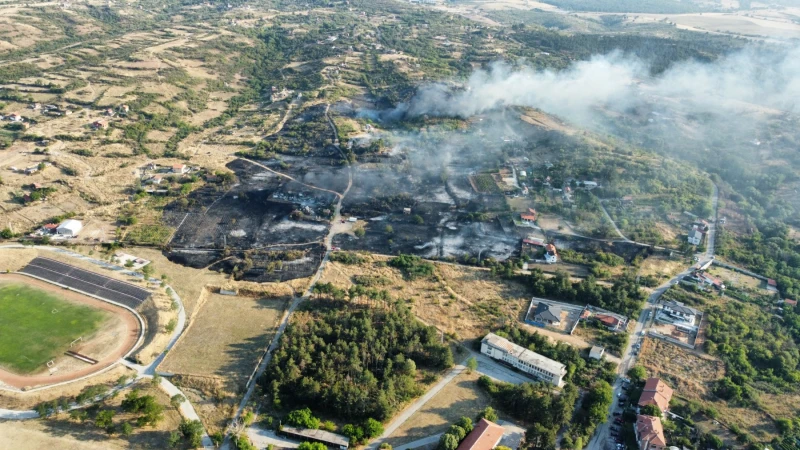 Пожар във вилната зона на Харманли, изгорели са стопански постройки и дворни места