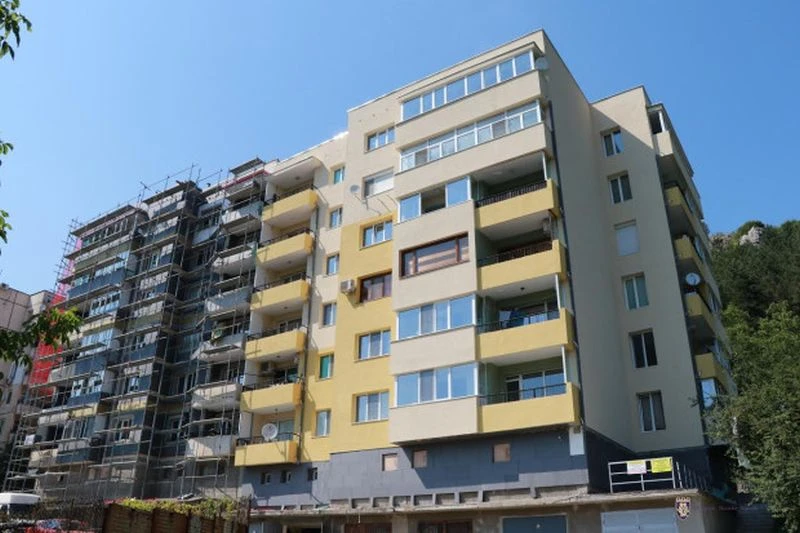 Банките увеличават цените на жилищата