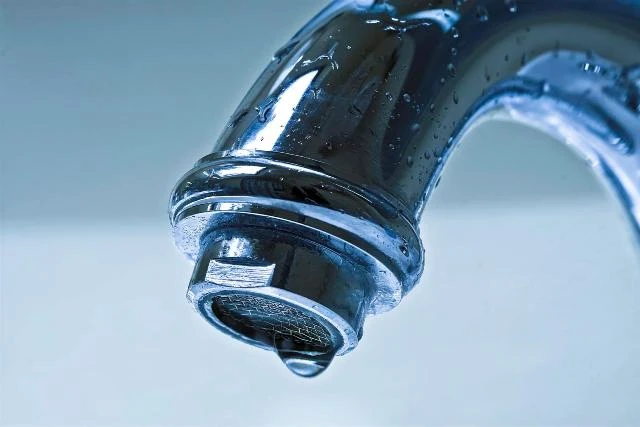 Три аварии спират водата в части от Бургас
