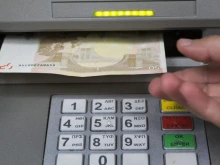 В Гърция вече се тегли от банкомат без такса