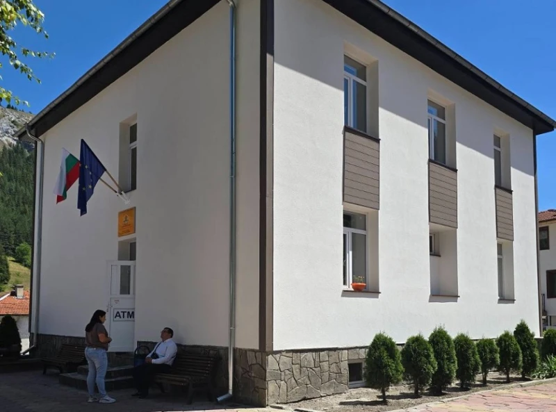Напълно обновена е сградата на кметството в девинското село Триград