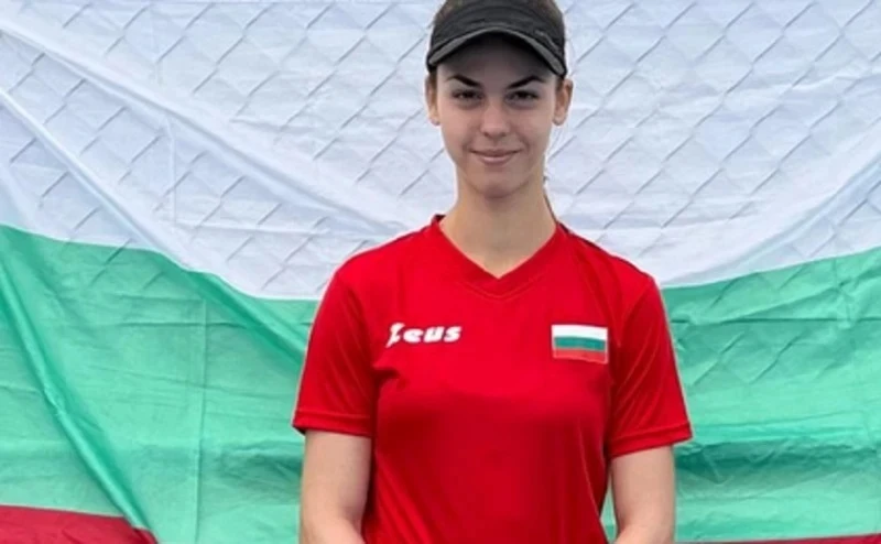 Лидия Енчева крачи напред на турнира в Отопени