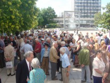 Само 50 пенсионери протестираха, жалват се, че са изложени на глад и мизерия