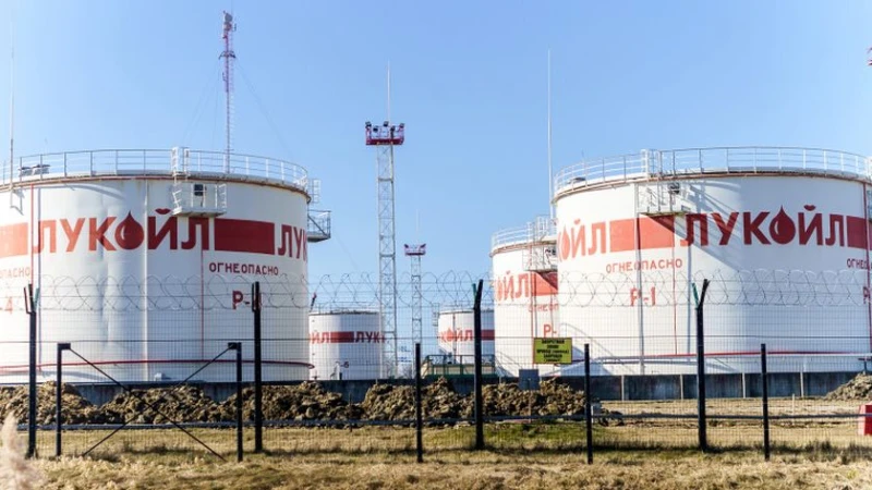 Експерт за продажбата на "Лукойл" и апетитите на SOCAR: Да се надяваме, че това в България няма да се случи!