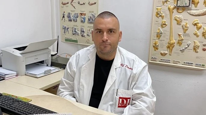 Трогателна история от Пловдив: Пациентка благодари на своя спасител в бяло