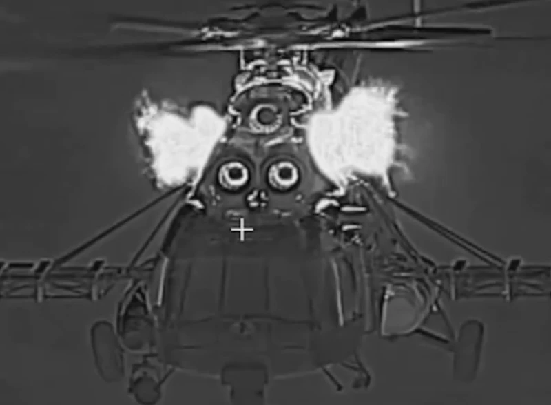 Ми-8 с легендарната Minigun: Видео показва как украинските хеликоптери ловуват "шахеди"