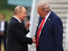 Историческа среща: Тръмп и Путин си стиснаха ръцете преди срещата на върха в Анкъридж