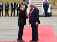 Какво показва "езикът на тялото" при срещата Путин - Тръмп
