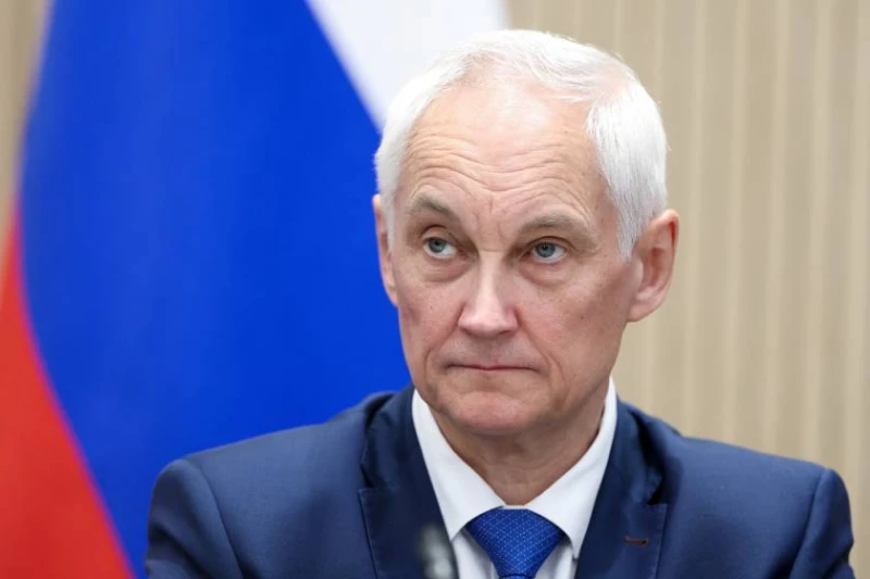 Руският министър на отбраната се присъединява в преговорите в Аляска