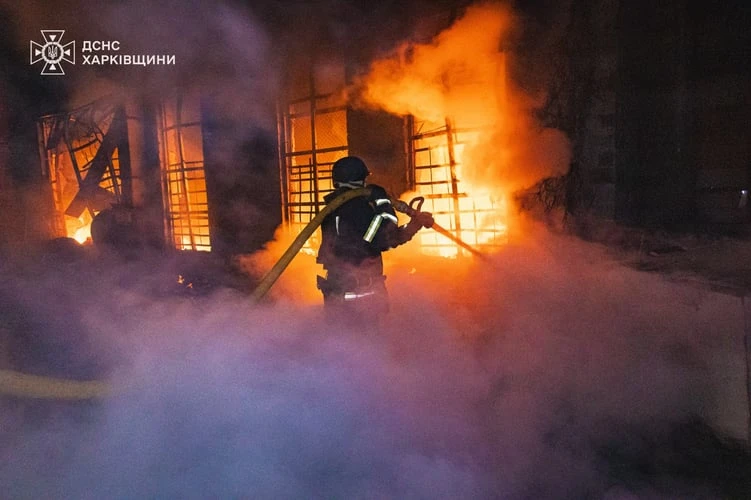Дрон атакува украински пожарникари, докато гасят пожар в Запорожка област