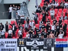 Футболисти и треньори се противопоставиха на протеста на феновете
