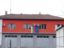 Пожарникари от Дупница в помощ на 2-годишно дете