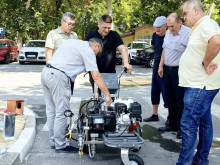 Нова придобивка в Кубрат: Общината разполага със собствена машина за пътна маркировка