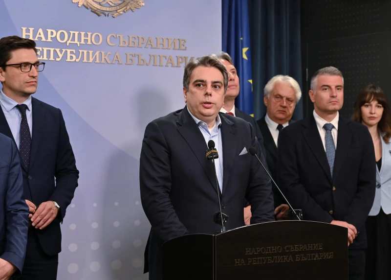 Асен Василев: Постната пица се върна като отмъщение и към гражданите, и към бизнеса