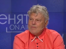 Йонко Иванов: Във влаковете се качваме с пожарогасител, носим си и бански. Вътре няма климатици!
