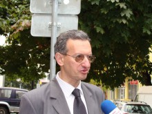Долев: Ще спасим читалището в Прослав
