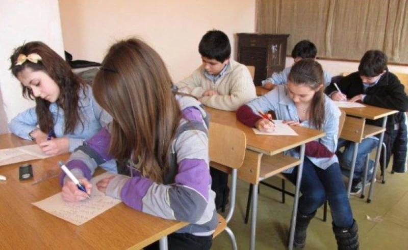 Родител: Математиката не е за всеки, в езиковите паралелки да се набляга само на основни неща, а чуждият език да бъде на преден план
