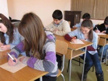 Родител: Математиката не е за всеки, в езиковите паралелки да се набляга само на основни неща, а чуждият език да бъде на преден план