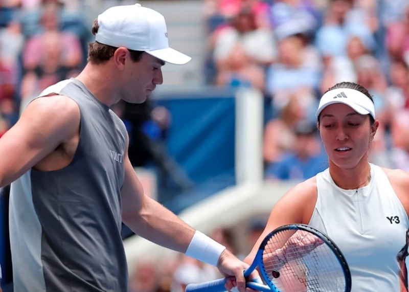 Радукану и Алкарас приключиха още след първия си мач в микса на US Open