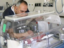 Новородено с тегло 1,38 кг наддаде двойно за месец в УМБАЛ "Лозенец"