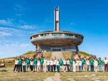 10 000 човека върнаха живота на Бузлуджа