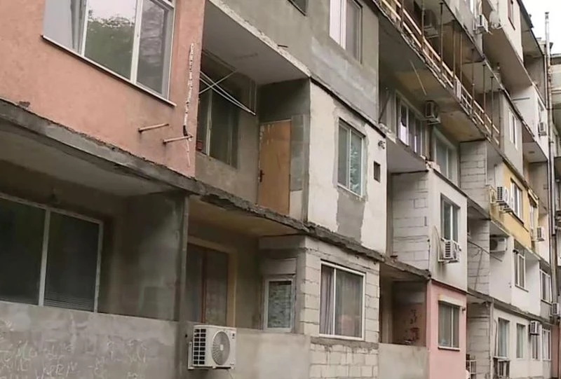 Спряха санирането на блока без тераси заради смъртен случай