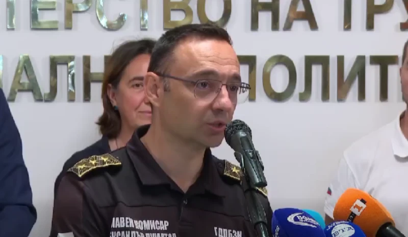 Комисар Джартов: Нямаме основание да си мислим, че пожарите са приключили