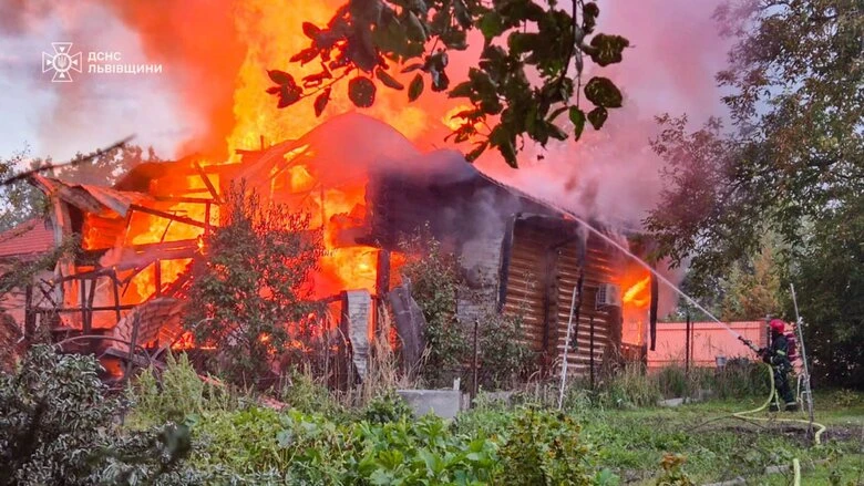 Русия масирано атакува Западна Украйна, ракети и ''Шахеди'' удариха Лвов