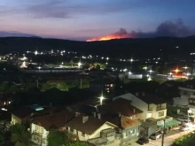 Голям пожар пълзи към Големо село