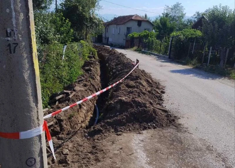 Започна мащабна реконструкция на водопроводната мрежа в село Мощанец