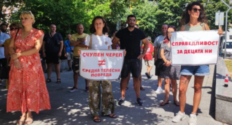 Бургас протестира срещу домашния арест на полицейския син от Несебър, който с АТВ помете шестима