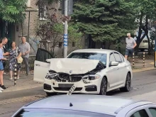 Автомобил с английска регистрация се заби в трамвай в кв. "Свобода"