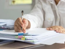 Проверка установи 2300 случая на работа без договор от началото на годината