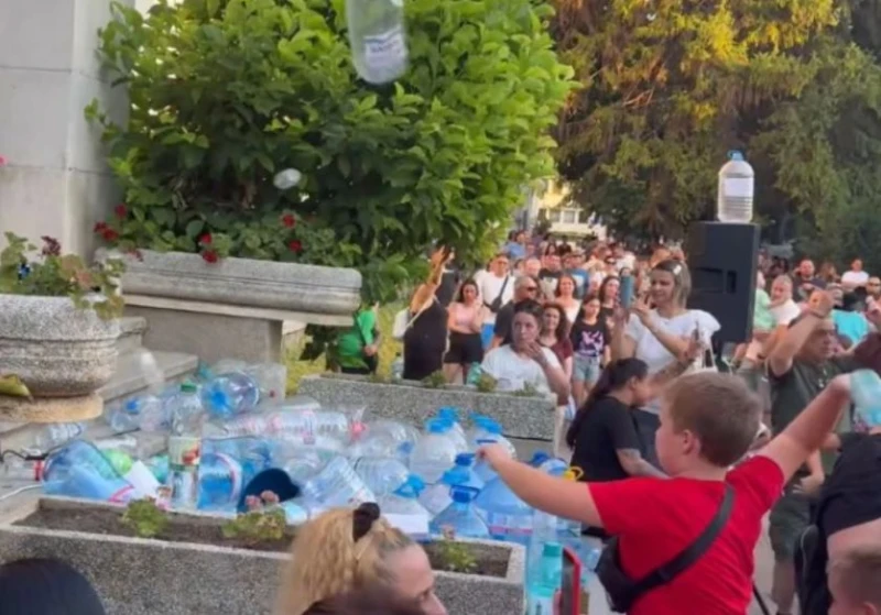 Плевенчани излизат на нов протест заради водната криза