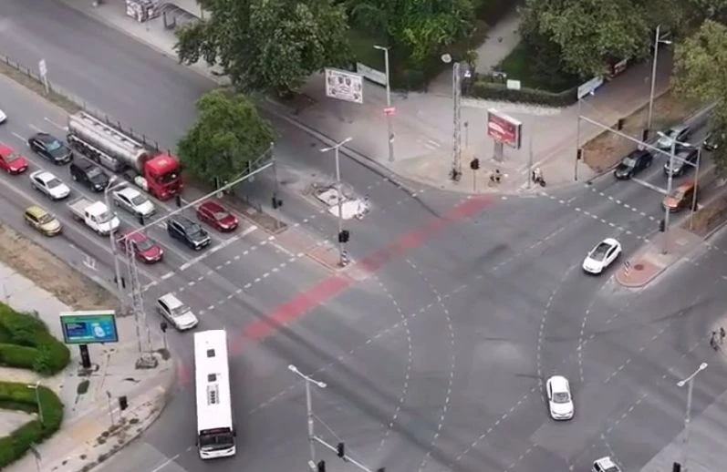 Аварията в кръстовището до Аграрния университет се оказа по-сериозна