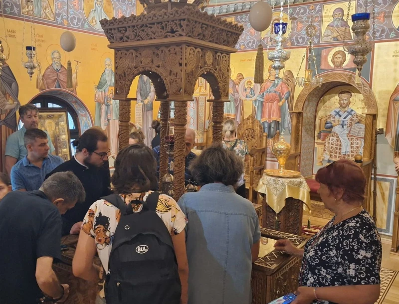За изкуството на иконописеца слушайте в предаването "Цветовете на Пловдив"