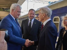 Премиерът на Норвегия е на посещение в Украйна