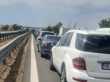 Огромна тапа на АМ "Тракия", колите не мърдат!
