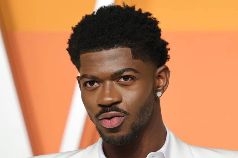 Обвиниха Lil Nas X в четири престъпления, след като се нахвърли на полицай