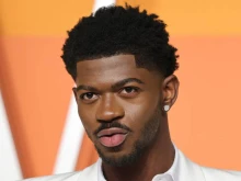 Обвиниха Lil Nas X в четири престъпления, след като се нахвърли на полицай