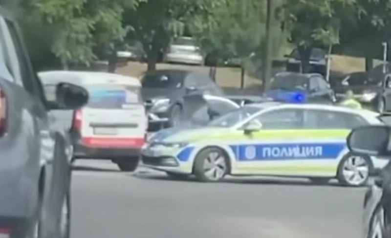 Катастрофа затрудни движението при един от входовете на Благоевград