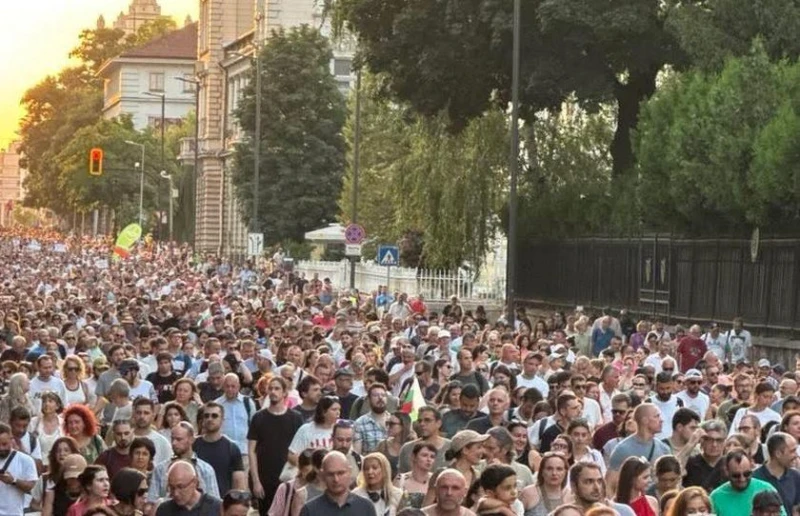 Кирил Петков призова българите да излязат на протест