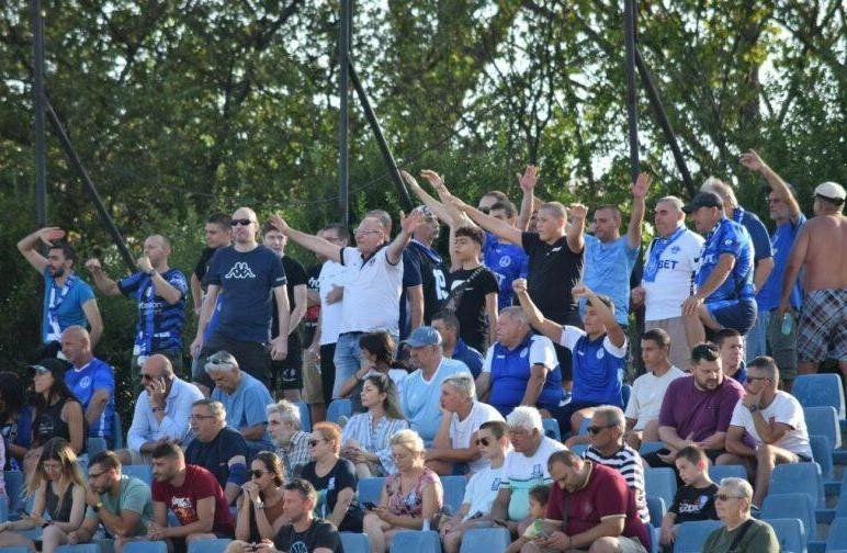 Безплатен транспорт за феновете на Черноморец за мача със Спартак Пл