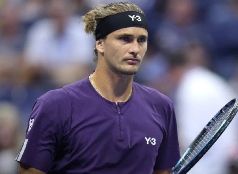 Зверев тръгна на US Open с трисетов успех