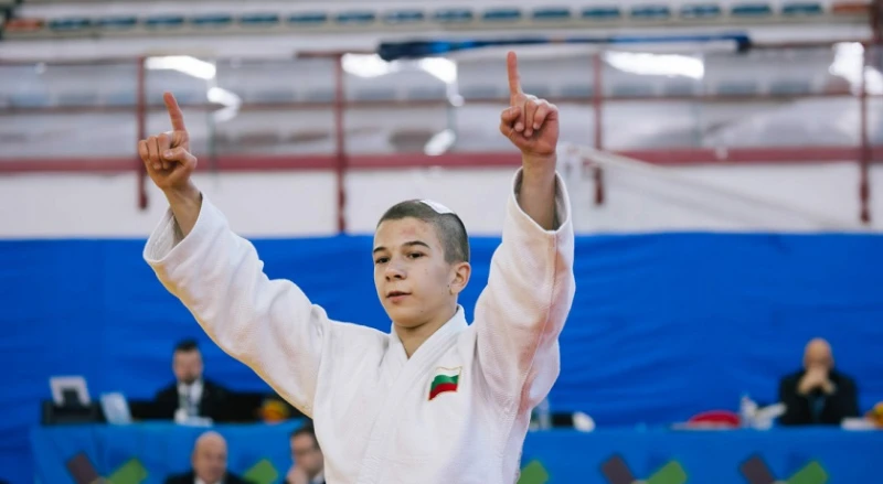 Двама българи ще спорят за бронз на Световното по джудо в София